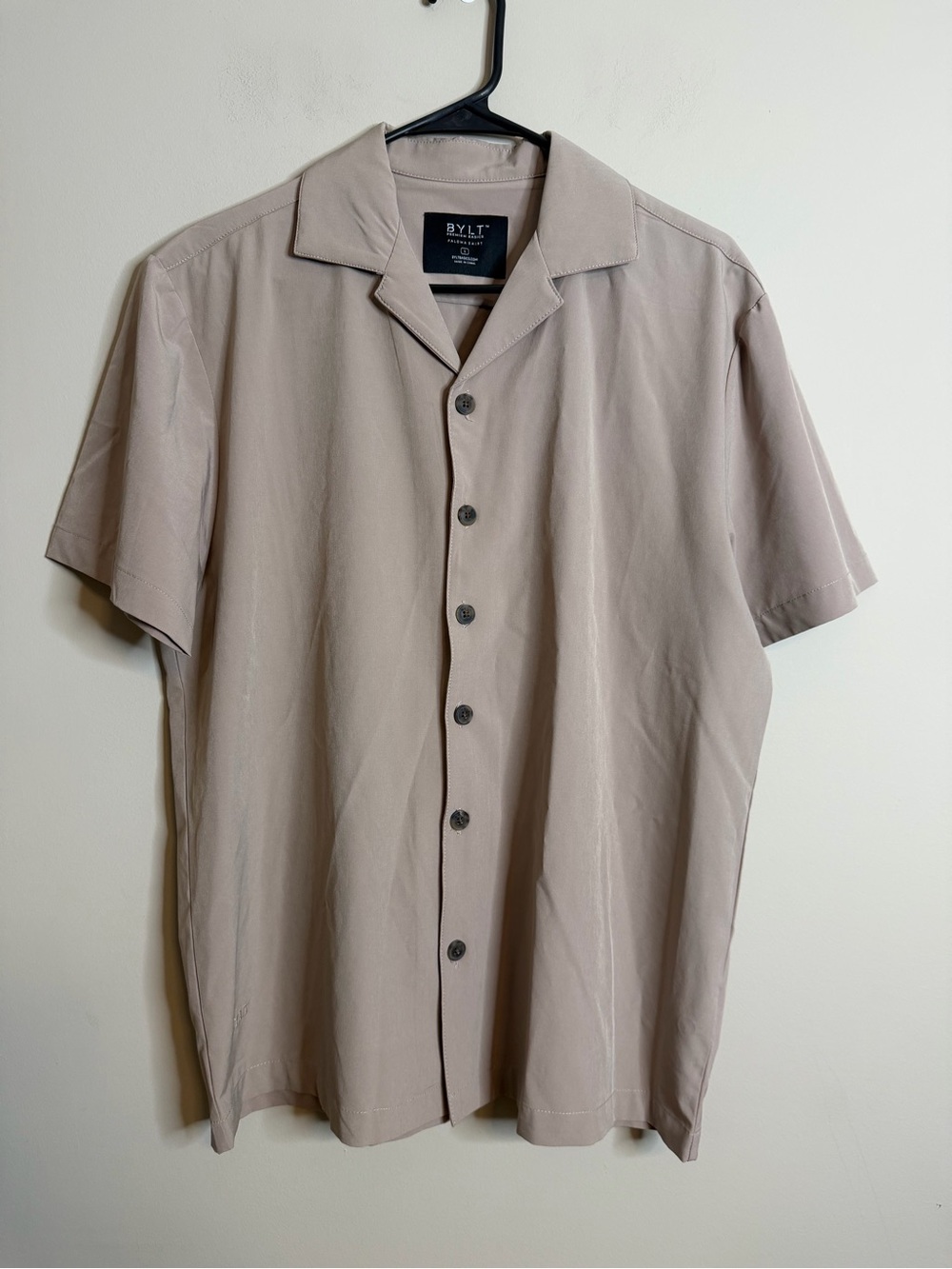 BYLT Premium Basics Paloma Shirt Mens Large Sand Tan Short Sleeve Button Up